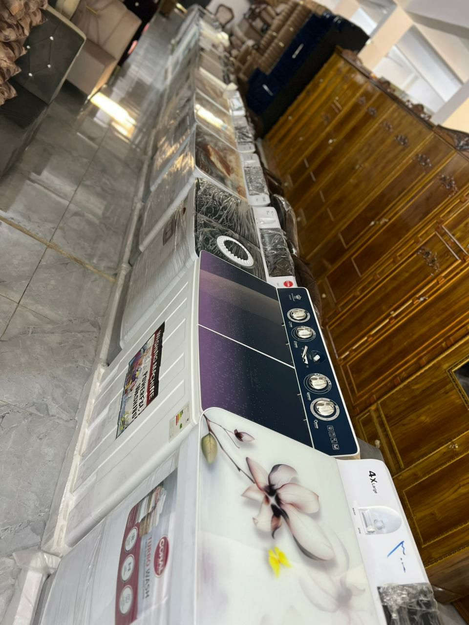 بمناسبه قدوم شهر رمضان المبارك يعلن معرض العبيدي  للبيع اثاث جديد ومستعمل عن وصول وجبه جديده  من اثاث   كاونترات بكل اللوان تخومه بكل اللوان زوالي كل ماتحتاجونه العنوان الضلوعيه الاتصال ***********
