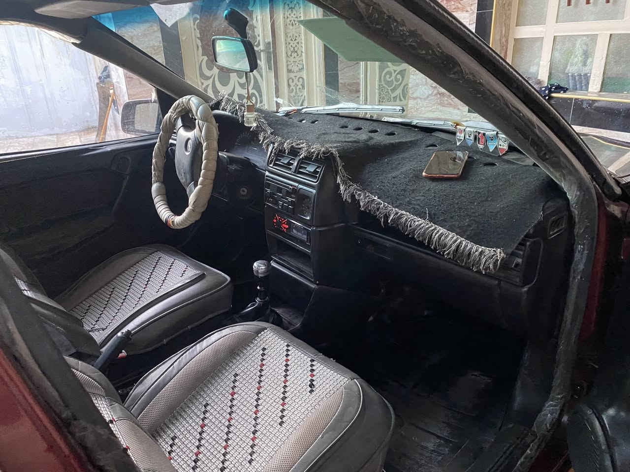 سلام عليكم فكترا حجم  18موديل 1992بدون ضرر صبغ عام جماليه شرط التحويل كاربون بانزين سنويه خضره مرسمه كامله كير نضيف مكينه بيه اثر نفخ 
***********عنوان موصل حي عدن
