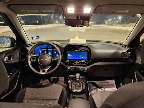 السلام عليكم
سياره لبيع 
نوع الشركه كيا صول
الفه LX
مديل 2024
مواصفات امريكيه 
حجم المحرك 2,000
لون السياره فيلي 
لون داخل السياره اسود 
مواصفات الداخليه 
مدخل AUX/USB
اكياس هوائيه
تحكم مقاعد كهرباء
تحكم مقاعد
زجاج كهرباء
مكيف
نظام انذار 
مواصفات الخارجيه 
انور نهاريه 
اطار احتياطي 
جنوط 
دخول بدون مفتاح 
مرايا قابله للطي كهربائيا 
مرايا كهربائيه
مصابيح زينون 
مصابيح ليد 
مواصفات التقنيه 
ابل كار بلاي
اندىرويد اوتو
اوامر صوتيه 
بروجكتر
بلتوث
تشغيل عن بعد 
تنبيه الاصطدام الامامي 
تنبيه النقاط العمياء 
تنبيه مغادره المسار 
حساس ضغط الاطارات 
رادار 
شاشه لمس 
شاشه وسائط
قفل الباب تلقائي
كامرا خلفيه 
مانع انزلاق
مثبت سرعه
 مساعد الاصطفاف
نظام تعليق رياضي 
نظام ملاحه/خرائط
شكل السياره الخارجي /اس يو في 
تدد المقاعد 4
مستعمل
ماشيه السياره 21,000الاف
حادث السياره المدكر الخلفي والباب الخلفي جه السائق الباب مبدل 
السياره مكمركه وكامله 
سعر السياره ب15,000 وبيه مجال
عنوان السياره البصره ياسين خريبط قرب محطه الوقود المصافي الخليج 
رقم الاتصال ***********
