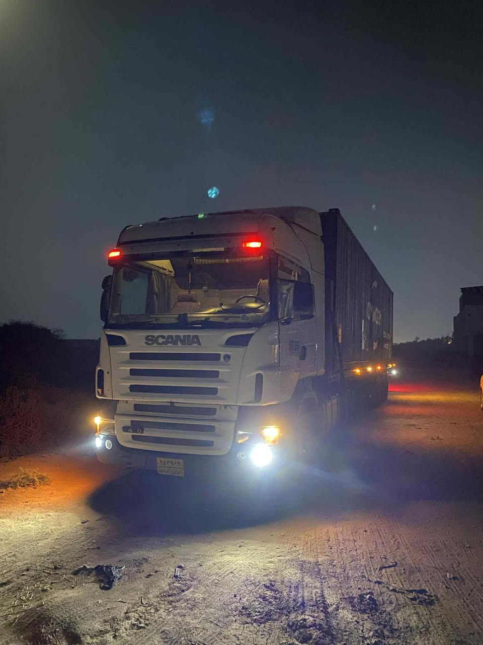 سلام عليكم  سكانيه للبيع  موديل 2005كير محرك جديد 
تخم تاير شرط تحويل 
***********
