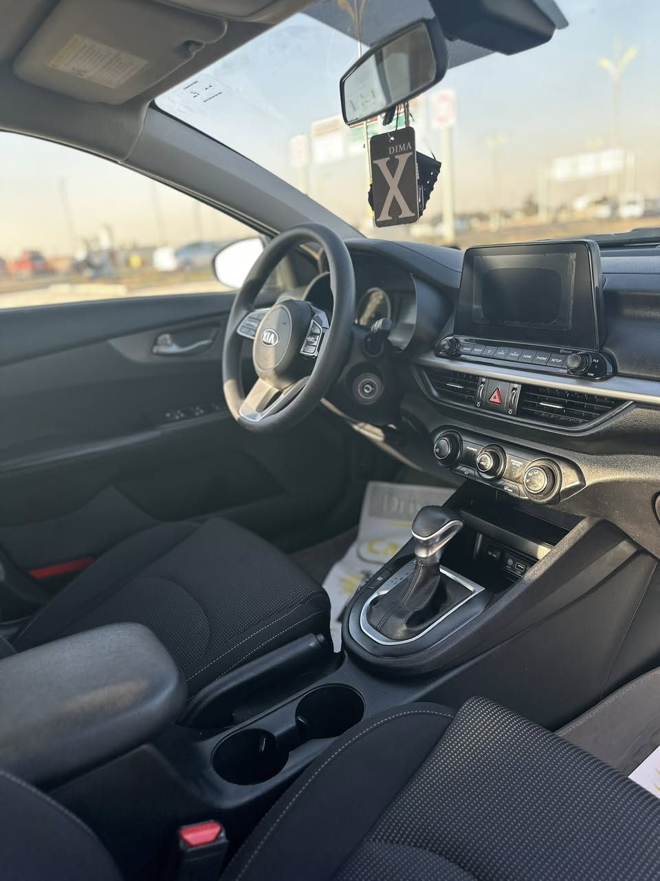 السلام عليكم
كيا فورتي 2020 للبيع
مكينة 2000 دوش 
السيارة مكفولة من الصبغ فقط بارد بسيط بالجاملغ موضح بالسونار 
رقم كربلاء بأسمي
السعر 136
لاستفسار اتصال على ***********
