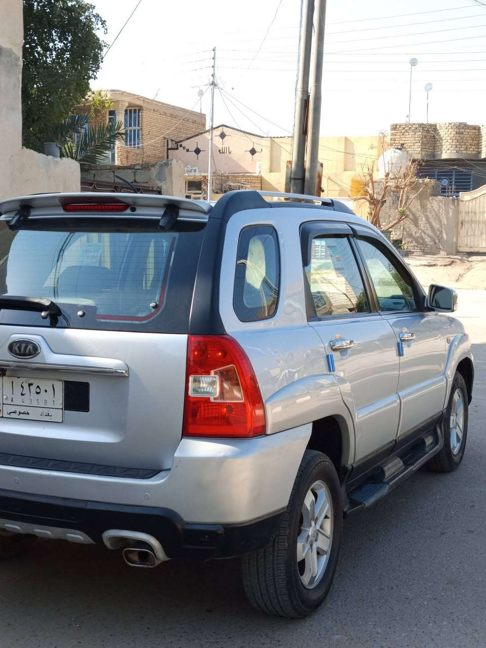 سلام عليكم للبيع كيا سبوارتج 2009 خليجي رقم بغداد مشروع
وطني سنويه 27 مكينه وكير مكفولات تخم تاير جديد كهربائي كله شغاله مكينه 2000دوش حداديه جديده داخل بيجي لايت زنون تبريد ثلج🥶تدفئ شغاله 
سياره بيه قطعتين صبغ بدون ضربه 
سونار مرفق مع المنشور
سعر 117 وبيه مجال
مكان السياره كربلاء المقدسة 
للاستفسار الاتصال على الرقم 
***********
