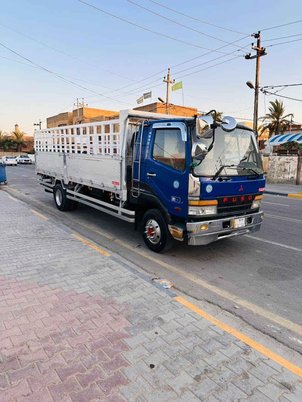 سلام عليكم سياره فوزه بزون مديل 1995مكينه 17عادي سته وربع بلادي شاصي عريض سياره جاهزه من كلشي مكان كوت الشهداء ***********
