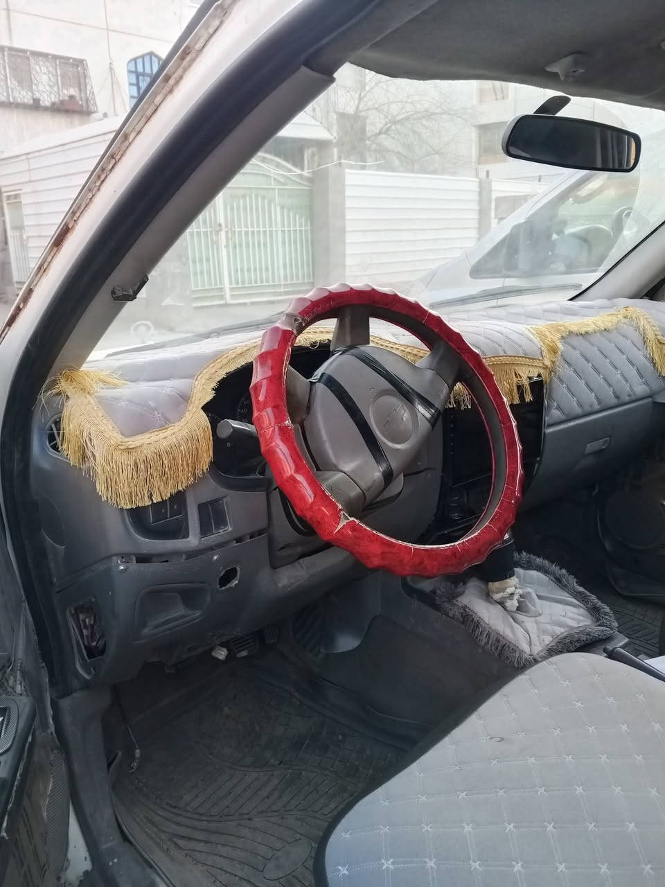 سلام عليكم سيارة شوفليت لوف للبيع موديل 2005. جاهزه كير محرك مكفولات تخم تاير صدر  للبيع 43 وبيها مجال بسيط وترهم مراوس بسيارة خصوصي مكان السياره عامرية الصمود الأتصال على هذا الرقم 
***********
