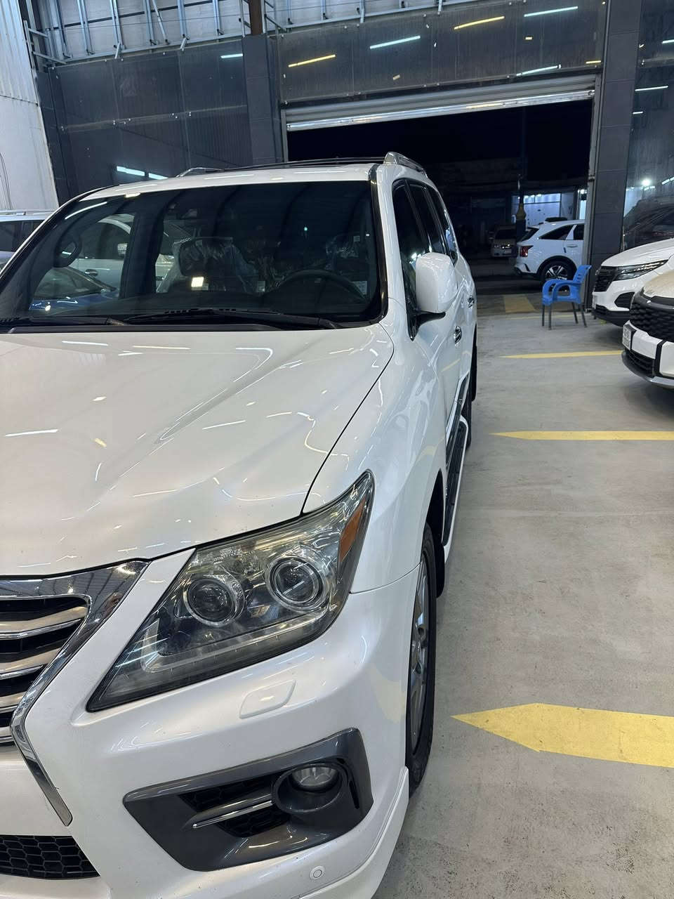 السلام عليكم
لكزس LX570 (S)
موديل 2015 
فئه sport 
مواصفات لكزس معروفه ميحتاج اذكرهه
 سياره بيه بارد  جاملغ وربع البنيد  موجود سونار السياره 
رقم بغداد شرط تحويل 
سياره اي نقص مابيها جاهزه عليها سيرفس شركه عام
السعر المطلوب435$ 
الأستفسار ***********
