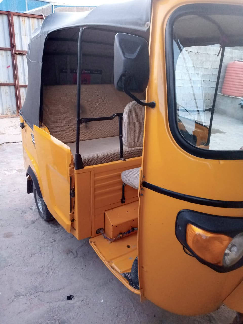 تكتك اللبيع فياجو موديل 2022 مجفته تجفيت شركه والبدي شوف العين العنوان بصره التنومه رقم صاحب التكتك *********** وتساب
