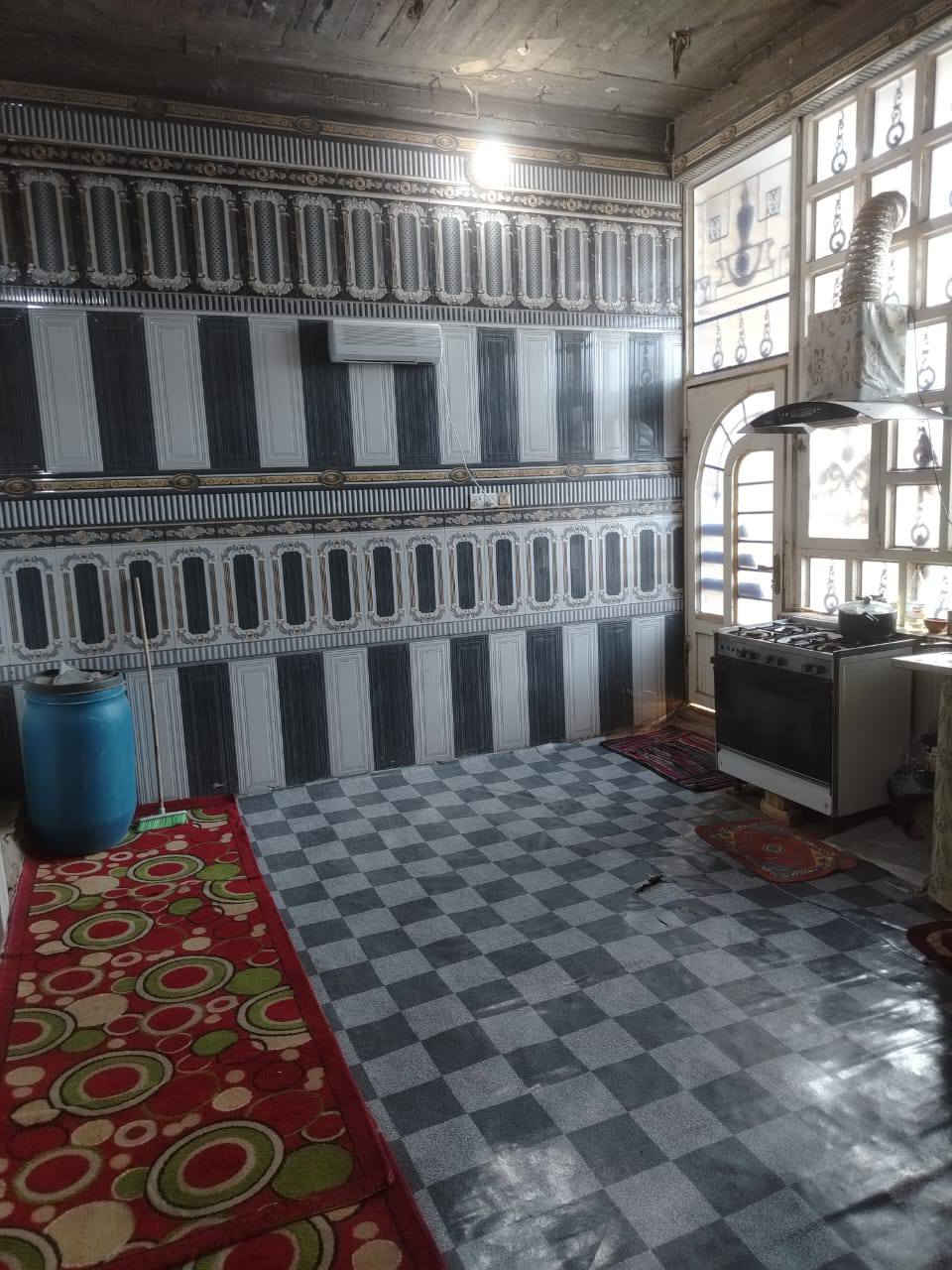 السلام عليكم 
بيت للبيع مطلوب مبادرة
وابيع عله المبادرة
طابو لمكان سوق الشيوخ
حي العسكري خلف مدرسة تونس
المساحة 200
البناء طابوق
يحتوي على غرف 2
واستقبال 
وصالتين
ومطبخ
ومجمعات صحية داخليه و خارجيه
ومناور 2

للاستفسار هذا رقمي
***********
