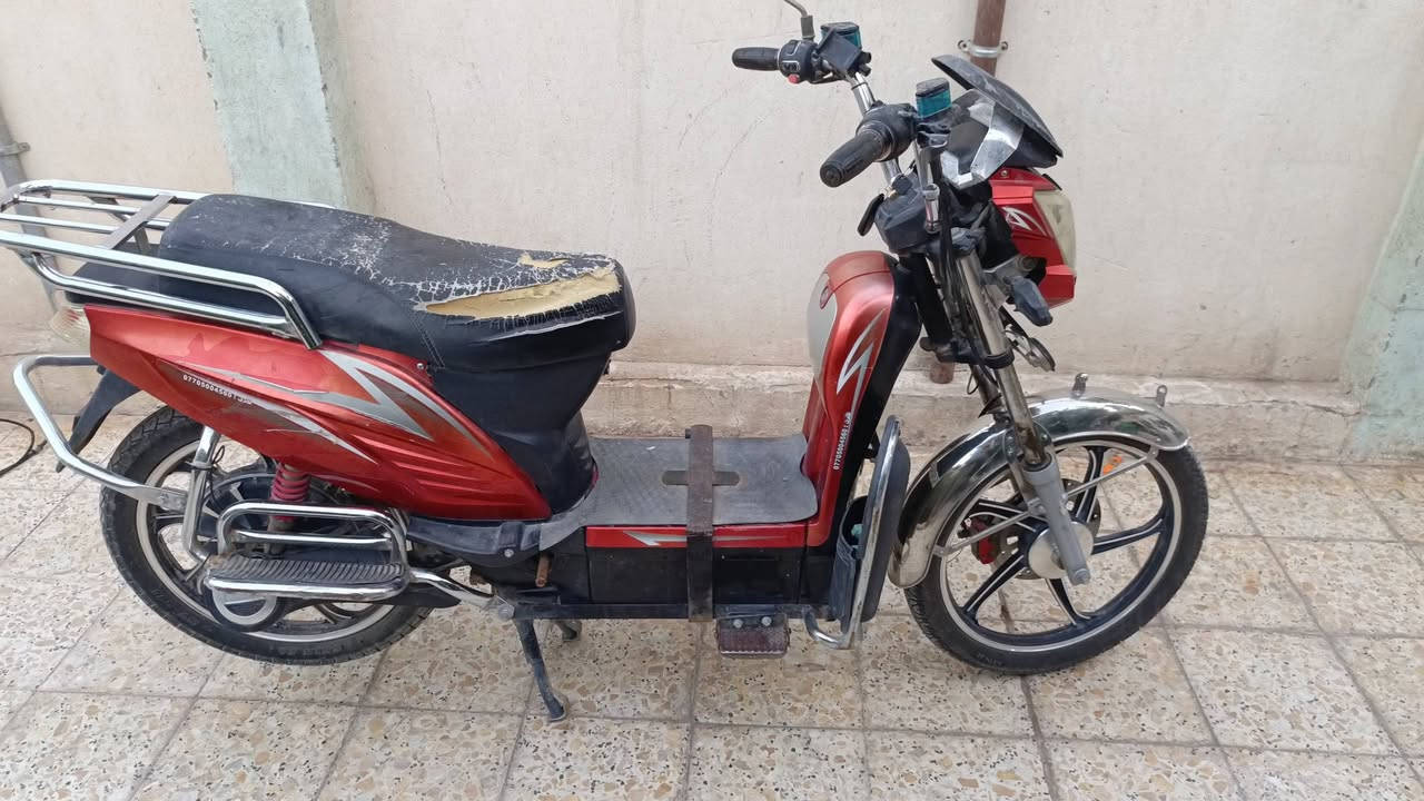 سلام عليكم دراجه شحن نوع هارلي بطاريات نضيف
سته بطاريه 

نضام بكR

أشاير شغال

 اربع سرع 

 شاحنه شغال 

دراجه عضمته 

بصمتين  
تشغيل عن بعد 

سعر دراجه 450 

رقمي ***********
