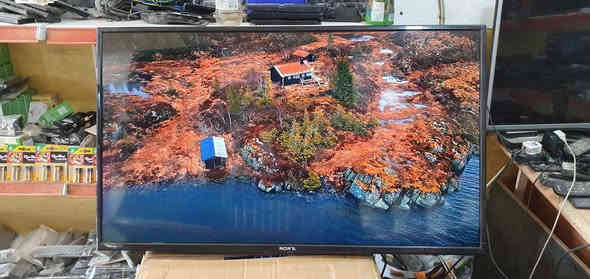 تەلەڤیزۆنی سۆنی قەبارە 43 سمارت
خاوێن ڕەنگی ڕەش نرخی 110000
لە هەولێر واتساپ *********** أربيل
