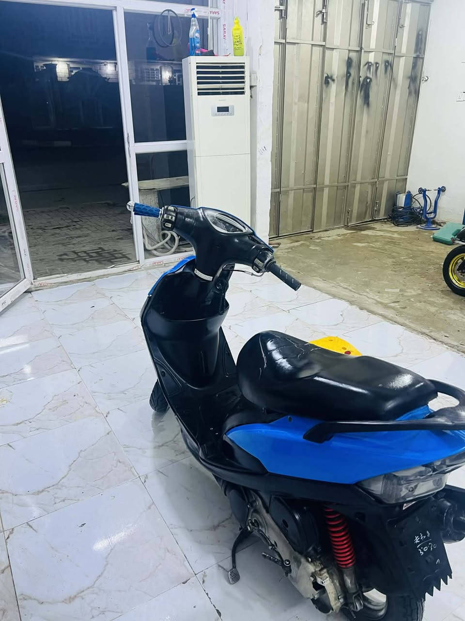 سلام عليكم دراجه ماكس 49 بلاديه شغاله سلف و هندر السعر 500ب بيها مجال المكان الاسحاقي 
الرقم ***********
