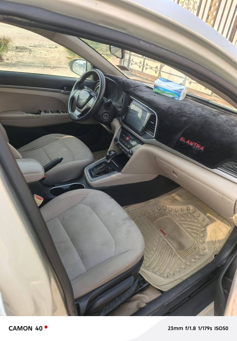 سلام عليكم لانترا 17 وارد امريكي حادثه جاملق وبنيد رقم ذيقار راعيه بل بصره سيارة  جديدة سنويه 27 سعر 110 وبيه مجال قليل مكان بصره *********** مكلف بل نشر
