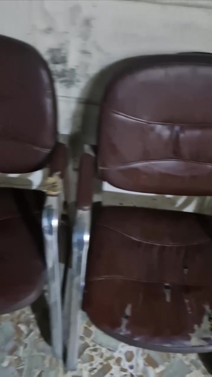 ٦ كراسي محل حلاقه ما بيهن اي كسر ثقيلات جدا 
فقط جلد شويه تعبان 
و ٣ مجرات محل حلاقه 
المكان الامين الثانيه نواب الضباط


**إذا كنت صاحب هذا الإعلان وتريد حذفه لأي سبب، رجاءا أرسل رسالة إلى الدعم الفني**