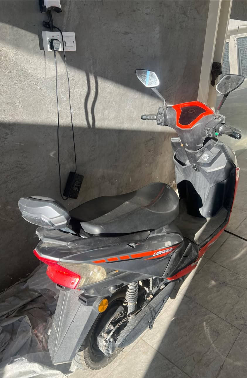 السلام عليكم موطور شحن للبيع موديل 2023 بطارياته جديده شرط نظيف ما بي اي شي بعده جديد السعر ( ٥٥٠ الف ) وبي مجال  مكاني الرمادي الصوفيه للاستفسار ***********
