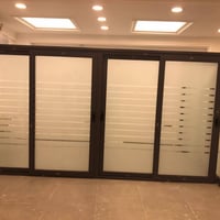 واجهات زجاجية • سيكوريت ١٠ملم • صيانة زجاج مكسور