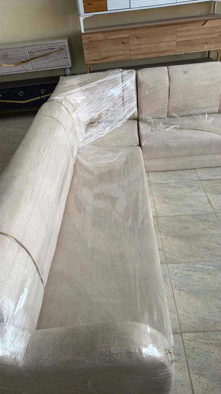 ديوان جديد بسعر مناسب 
العنوان الديوم شارع 60
توصل على رقم ***********
