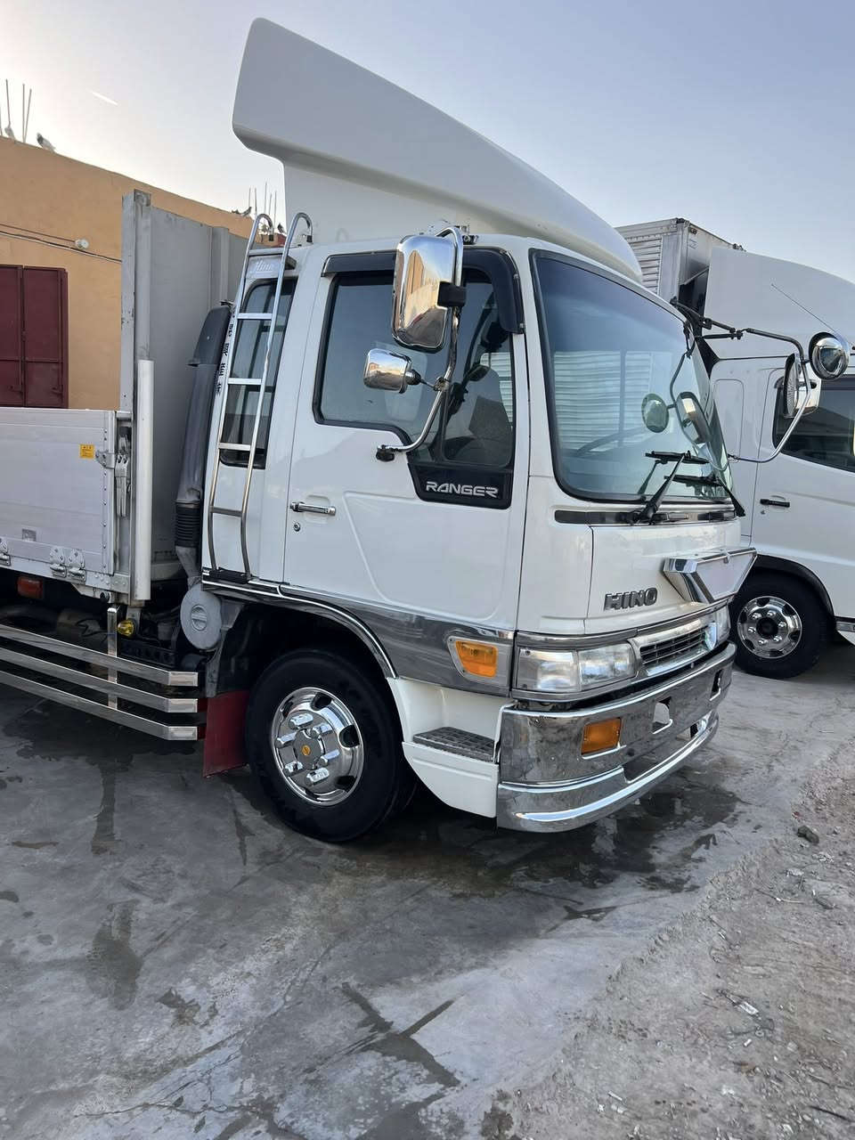 السلام عليكم سياره انكر للبيع دخول جديد
موديل 2023 رقم بغداد سته وربع بلادي مكينه 80سوبر السعر 345 وبيه مجال

العنوان واسط الصويرة ***********
