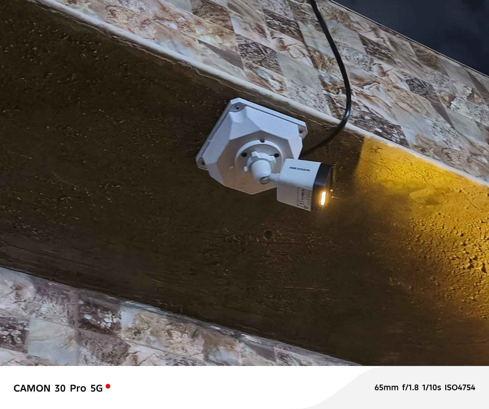 جزء من اعمال كادرنا

مركز الأبداع لتجهيز و تنصيب كافة انواع كاميرات المراقبه 
✳️مستعدون لتنصيب منازل و محلات تجاريه و عيادة طبيه و مدارس اهليه وكافه الدوائر الحكوميه 
✳️تسليك واير 
✳️ربط الكامرات على الهاتف المحمول 
✳️يتوفر كاميرات مراقبه ذات دقه عاليه و مواصفات متميزه 
✳️و بأسعار مناسبه 
*يتوفر خدمه توصيل لجميع محافضات العراق 

الديوانيه - الاسكان 

للتواصل و الاستفسار ع الرقم :
***********
