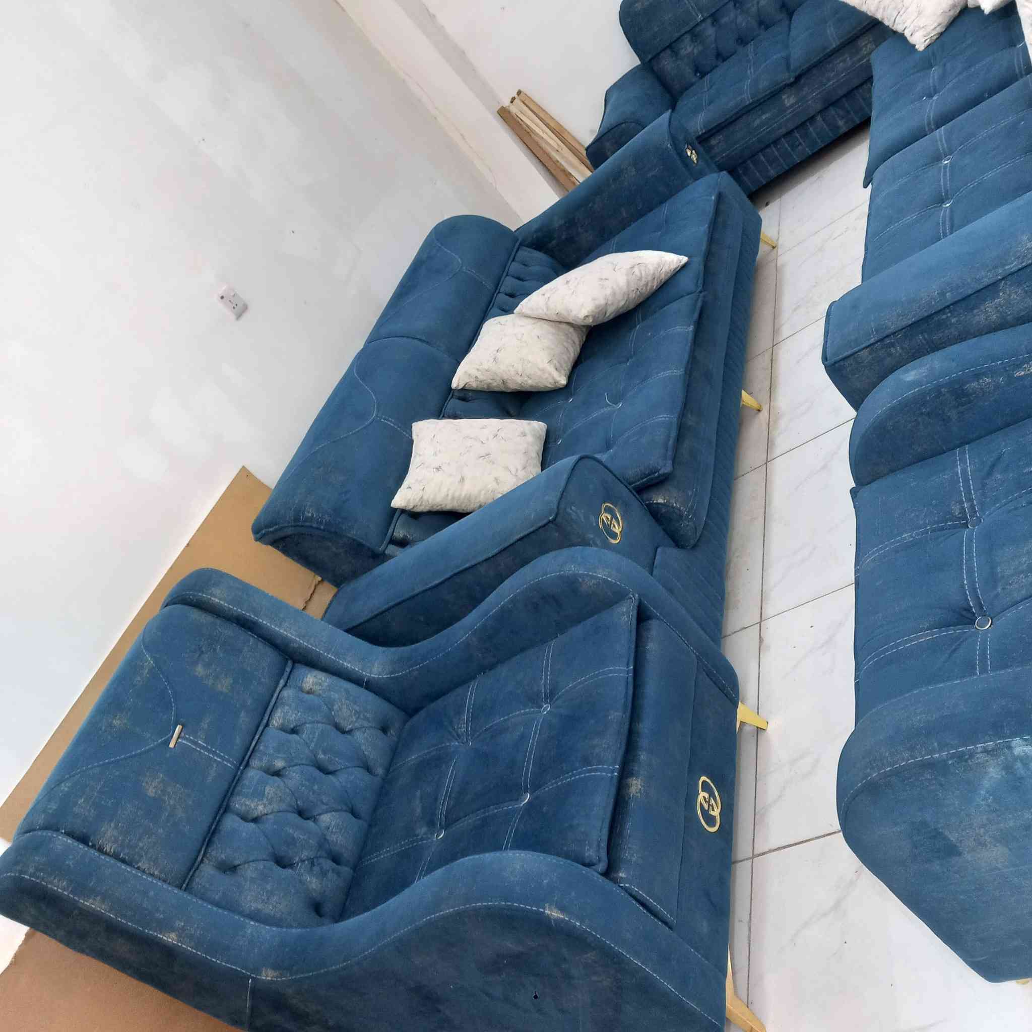 تخم قنفات تركي 10مقاعد للبيع   (يرهم  مراوس )
🌱🌱🌱🌱🌱🌱🌱🌱
اشتري غراض بيت مستعمل تخم ديوان كاونتر ميز طعام غرفه نوم ثلاجه مجمده غساله راسلونه خاص  او وتساب 🌱
***********٥☎️
