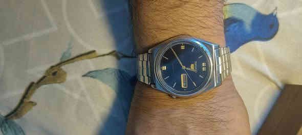 السلام عليكم ساعات سايكو اصلي اوتو متوفر لونين اسود واصفر سعر القطعة مع التوصيل ٤٠ الف والقطعتين مع التوصيل ٧٥ الف سعر نهائي للحجز متواجد اتصال واتساب على الرقم *********** متوفر توصيل جميع المحافظات.
