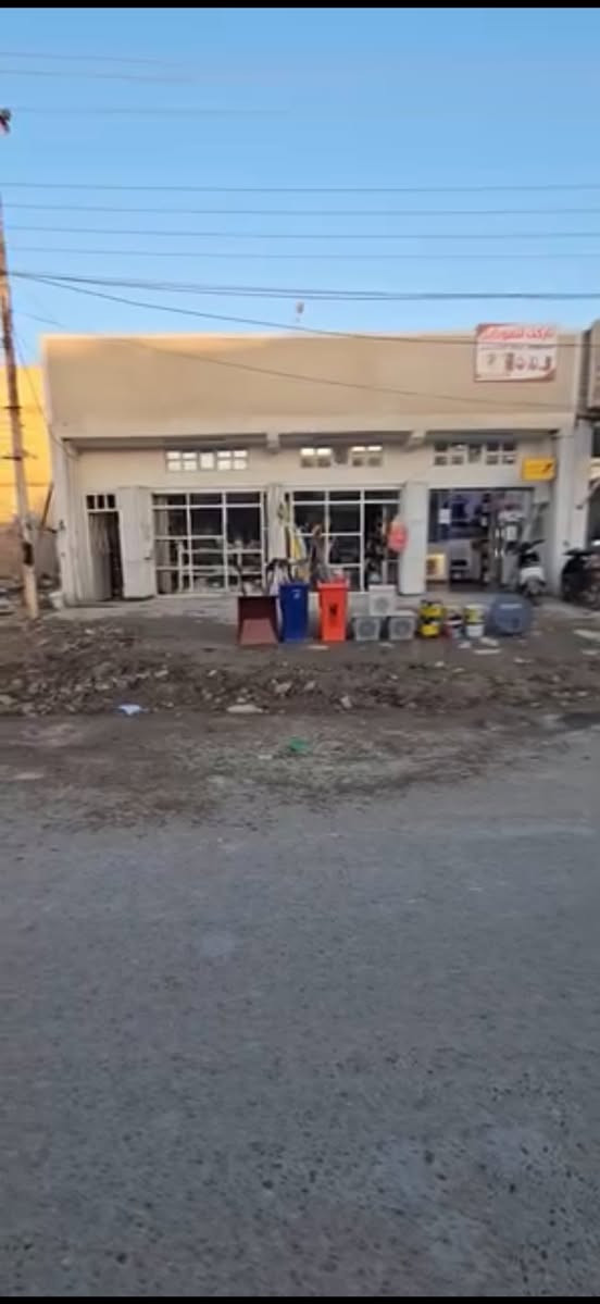 للبيع بناية تجارية بمساحة 200 متر² على شارع 4000
مواصفات العقار:
✅ محلات تجارية من جهة الواجهة.
✅ مساحة فارغة من الخلف تصلح للتوسعة أو إنشاء مخازن أو استثمار إضافي.
✅ موقع حيوي مناسب لمختلف الأنشطة التجارية.
✅ البناء جاهز للاستثمار وتحقيق دخل.
💰 السعر: 140 مليون دينار عراقي، وقابل للتفاوض بالمعقول


**إذا كنت صاحب هذا الإعلان وتريد حذفه لأي سبب، رجاءا أرسل رسالة إلى الدعم الفني**
