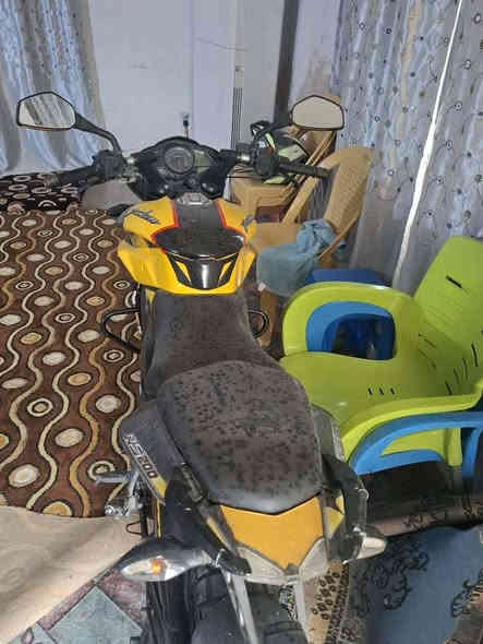 السلام عليكم دراجه بولسر ان اس 200 موديل 18 محرك كير تايرات كهربايات كفرات كله فوول اوراق كامله كمرك مدفوع السعر مليونين وميه وبي مجال قليل العنوان تاجي شيخ عامر وهاذ رقمي *********** ) ***********
