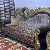 تخم للبيع بي اضرار بسيطة السعر ٢٥٠ الف وبي مجال   واتساب 07836710506