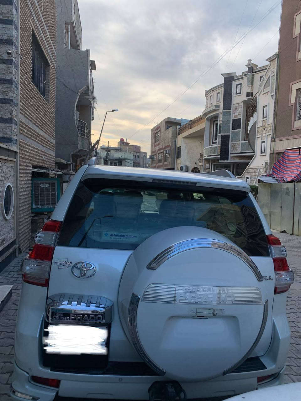 السلام عليكم 
للبيع برادوا  ٢٠١٢  محدثه ٢٠١٧   ٤  سلندر  ٢٧٠٠  مال شركة الحداد بسمي تحويل مباشر  ثاني يوم 
كفاله عامه مكينه وكير وكشر ومن أي ضربه وتبديل 
ثلاث قطع تبريد وتدفئه مع ثلاجه  
ماشيه ١٦٤ 
وباقي المواصفات معروفه مال البرادوا  
 للإستفسار  ***********  واتس 
                ***********
