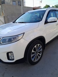 سورنتو موديل ٢٠١٥ خليجيه السياره نص فول  بصمه السياره تحكم استيرن   اش...