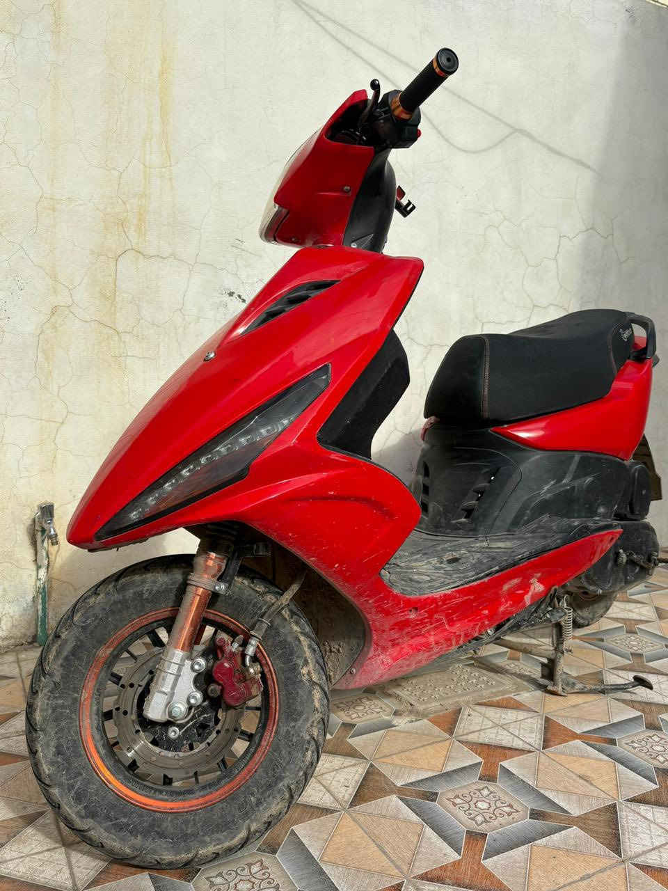 دراجة  ماكس 2025   مابيها اي نقص برغي مامفتوح بيهة  بصمة تشغيل عن بعد  مكان  ديالئ بعقوبة التحرير رقم الهاتف *********** والسعر خاص
