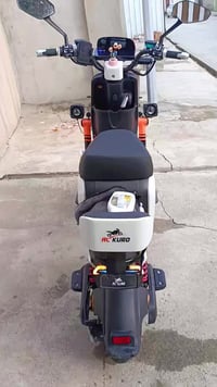 X900 • بطاريات 63ف 25أمبير • الموصل ٣٧٥كم