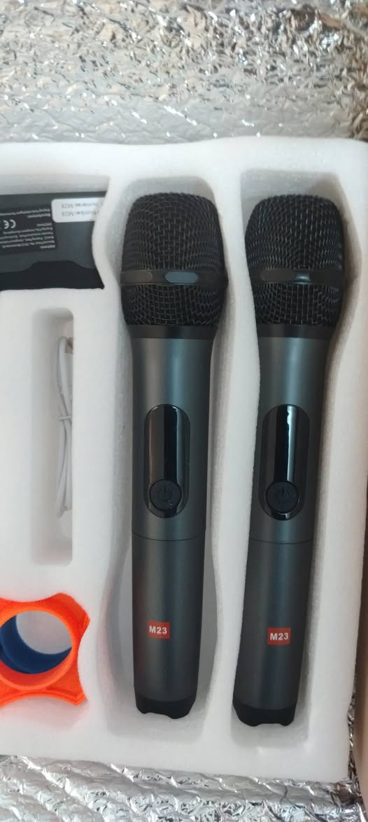 السلام عليكم ورحمة الله وبركاتة مايكات لاسلكي JBL المده الحقيقي50 متر مع مرسله تحول المايك الواير الى لاسلكي مده حقيقي 30 متر اي استفسار هذه رقمي *********** واني خادم اخوكم ملا عصام الكربلائي
