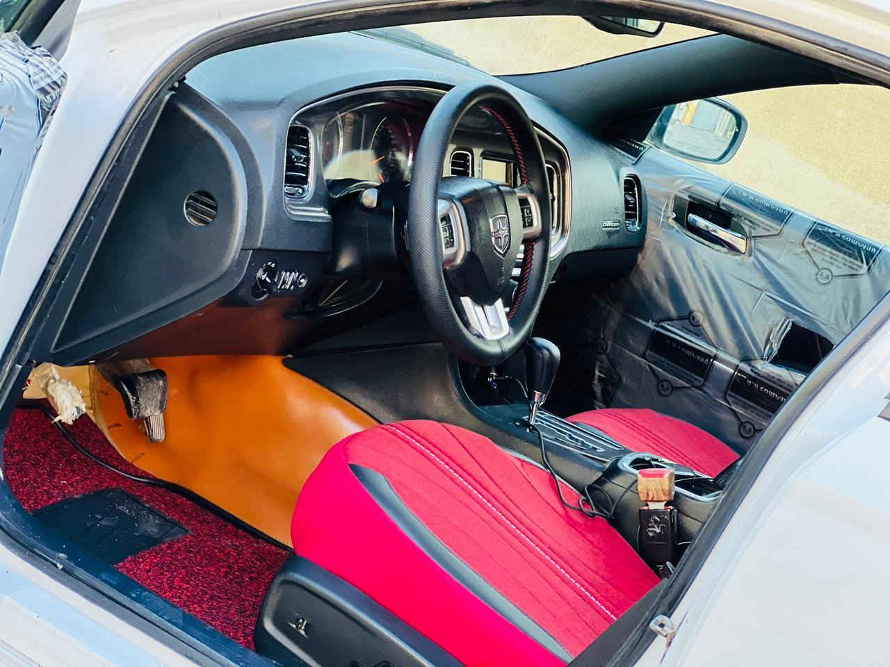 جارجر مديل 2012 ب اسمي سعر 148 قابل للتفاوض الاستفسار اتصل ***********كفاله عامه ضربه وصبغ وتبديل مكفوله من كلشي مواصفات شاشه كبيره تحكم ستيرن كامره خلفيه دواره بصمه تشغيل بصمه أبواب تشغيل عن بعد قطعتين تبريد حساسات امامي وخلفي مكينه 3600 مكينه وكير مكفولات حداديه جديده تخم تاير تبريد تدفئه شغال مشروع وطني ب اسمي  سنويه ل 31 مكان سياره كربلاء
