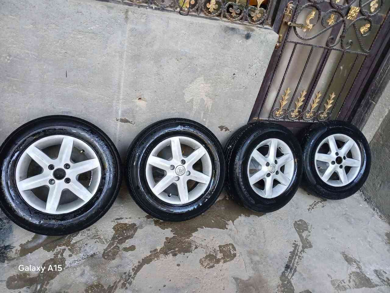 تخم ويل كورله بيكاشو حجم ١٤
سعر ٢٢٥ وبيها مجال مكان بابل 

***********
