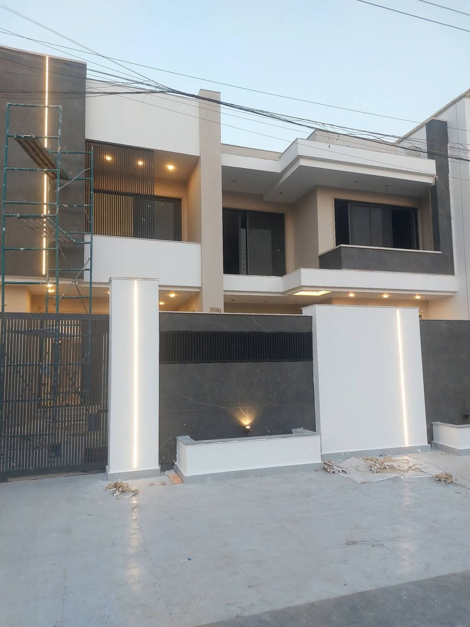 السلام عليكم نحن كادر صبغ مصرى  ***********
متواجد ببغداد بالدورة
