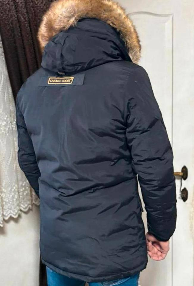 #قطعة مميزة قياس xl اصلية ماركة كندا كوس وزن 85.90 لون اسود للحجز والاستفسار مراسلة الصفحة أو الاتصال على الهاتف المخصص ☎️ *********** العنوان بغداد العطيفية شارع المحكمة مجاور حلويات القند الفرع الثاني بغداد علي الصالح حي المعتصم قرب مجمع رويل ستي خدمة توصيل لجميع المحافظات #العراقية.
