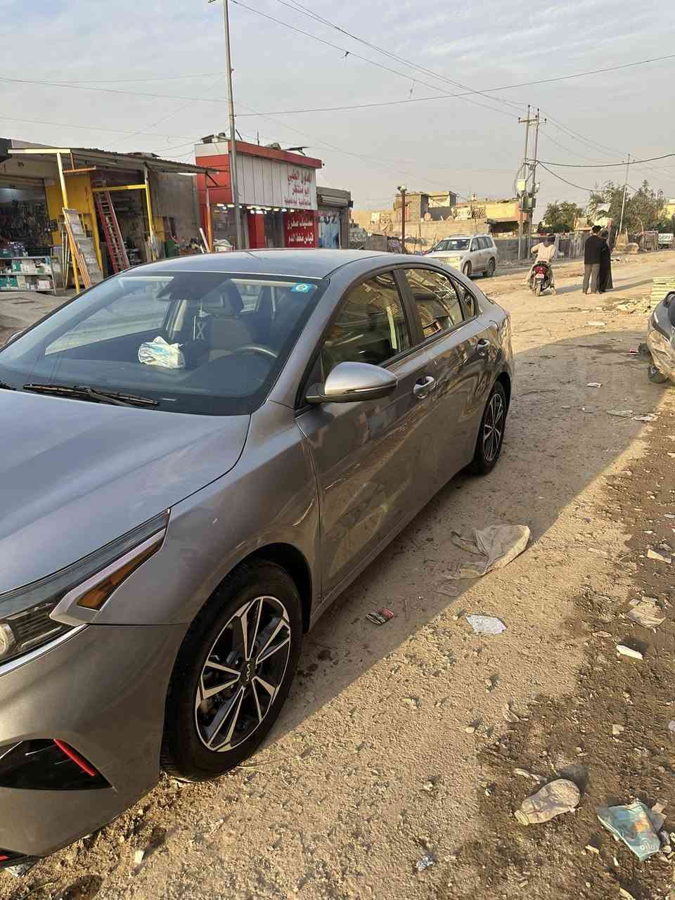 السلام عليكم كيه فورتي مديل 2024 أمريكي مكينه 2000سياره خير من الله ماشيه 14 الف يعني زيرو قياده ذاتيه حدث موجود مل منشور السعر 155 ترهم قصد او نقد بس مقدمه زينه واني حاضر بكان الشعب ***********
