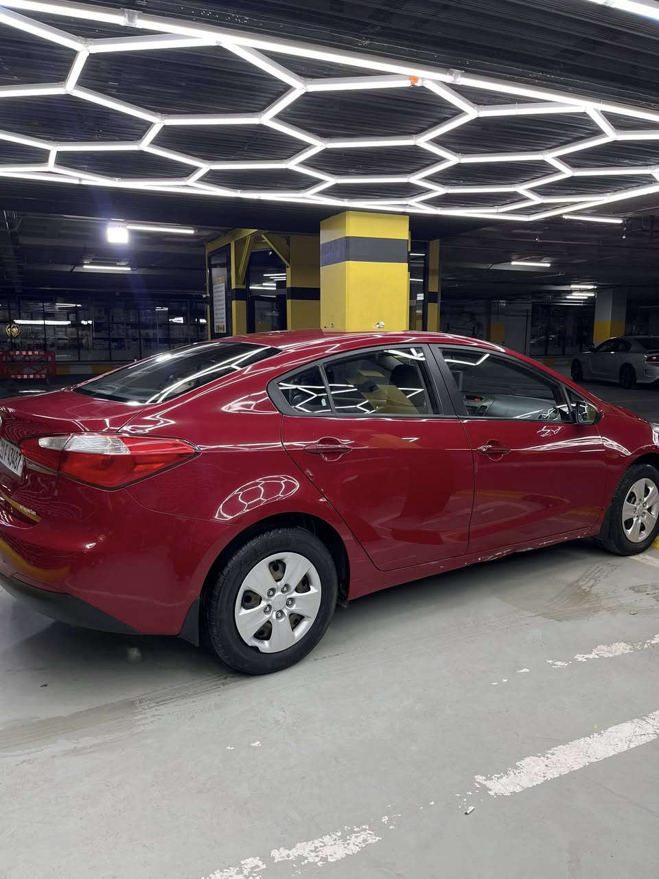 للبيع كيا سيراتو 2016 بحالة ممتازة 🔥

كيا سيراتو موديل 2016
لون أحمر مميز
محرك 1600 اقتصادي وقوي
ماشية 50 ألف فقط (استعمال خفيف)

المواصفات:
• كامرة خلفية
• حساسات خلفية
• داخلية أسود نظيفة

السيارة نظيفة وجاهزة للاستخدام وما تحتاج أي مصروف.

السعر: (130$)
الموقع: كربلاء

للاستفسار التواصل خاص أو اتصال


**إذا كنت صاحب هذا الإعلان وتريد حذفه لأي سبب، رجاءا أرسل رسالة إلى الدعم الفني**