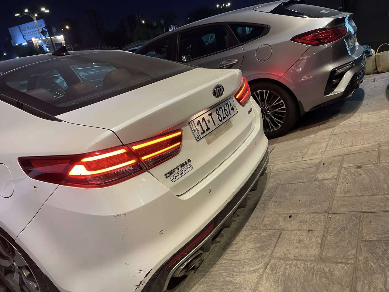 السلام عليكم
كيا اوبتما خليجي 
موديل 2016
محرك 2400
بيها بنيد مبدل نفس اللون 
وجاملغ الامامي مفتوح 
والسونار مرفق مع الصور
السعر 14900 مجال جداً قليل
للاتصال ***********
