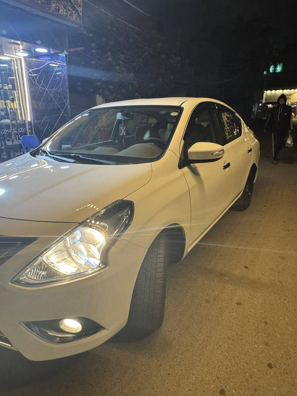 السلام عليكم 
 للبيع سني مصري موديل 2025
مكفوله
رقم اربيل شرط  تحويل…. بسمي
رقم مميز 11066
ماشيه 14 كيلو 
دوشمه كامله ارضيه +كشنات
الاسكان المنصور 
***********
السعر 129 وبيه مجال شويه
وبيه سونار من المندلاوي
