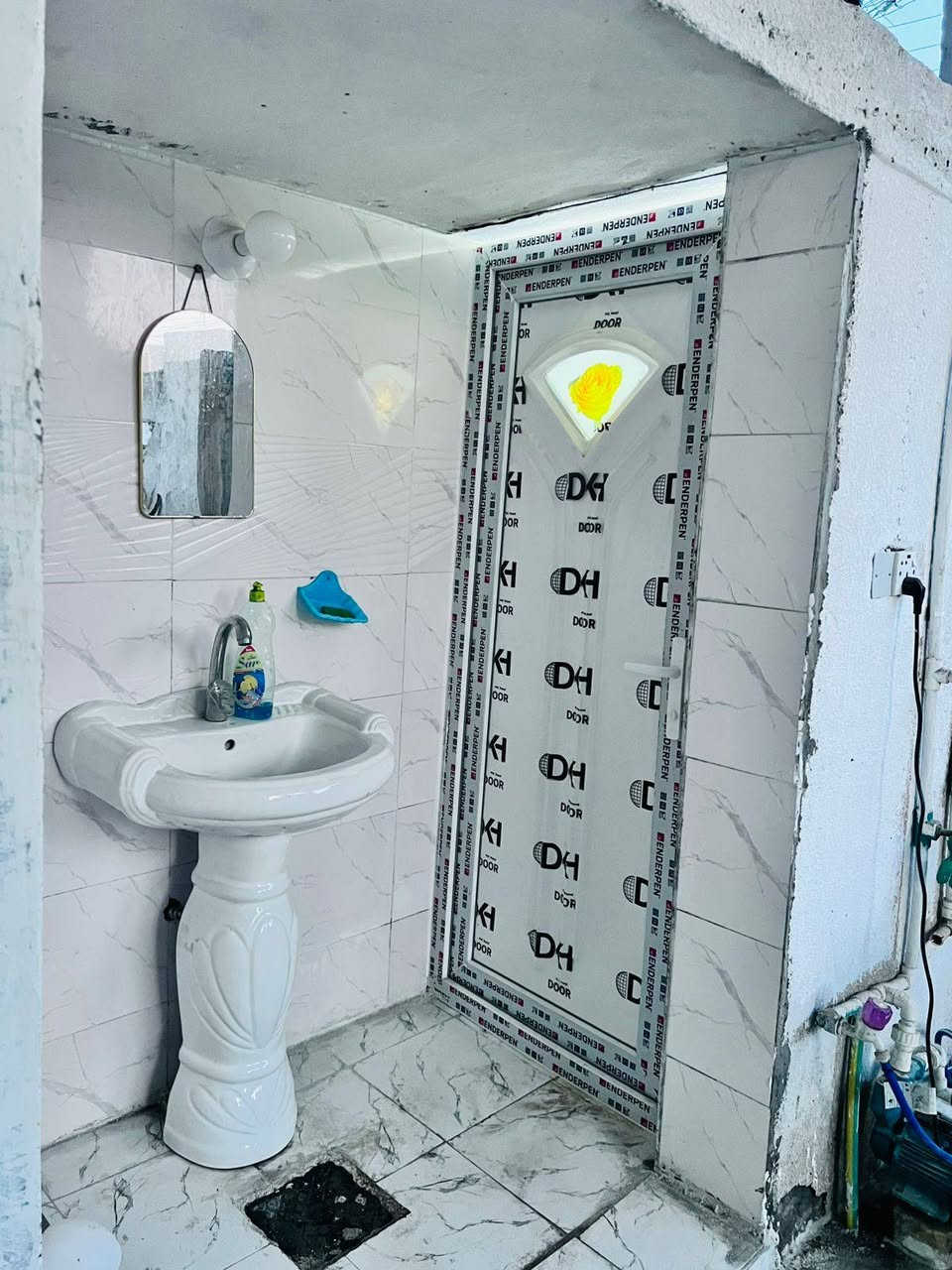 🏠 دار  لـــلـــبـــيــع 🏠 
 
الموقع : حلة ..  ابي غرق حي السلام قرب مدرسة الصقور
                                                        
نـوع الـعـقار:   (طابو صرف )  

المساحة ٢٢٠م

السعر.١٠٥

غرفتين نوم وكليدور ومطبخ واستقبال وصحيات داخلية وخارجية 
 

------------------------
#لـــمـــزيـــد مـــن الــــعـــروض يـــرجـــى الاعـــجـــاب بالـــصـــفـــحـــة لـــيـــصـــلـــك كـــل جـــديـــد&
======================
#لـــمـــن يـــرغـــب فـــي عـــرض عـــقـــاره لـــلـــبـــيـــع فــي الـــبــيــج يـــرجـــى الــتــواصــل مــعــنــا ع الــخــاص 

#مـــكـــتـــب
 شهاب العبادي للعقار
#الـــكـــائـــن فـي ناحية ابي غرق - حي الجواد- قرب جامع المتقين 
------------------------------------------
لـــلاســــتـــفـــســـار الاتـــصـــال عـــلـــ

*********** 
***********
