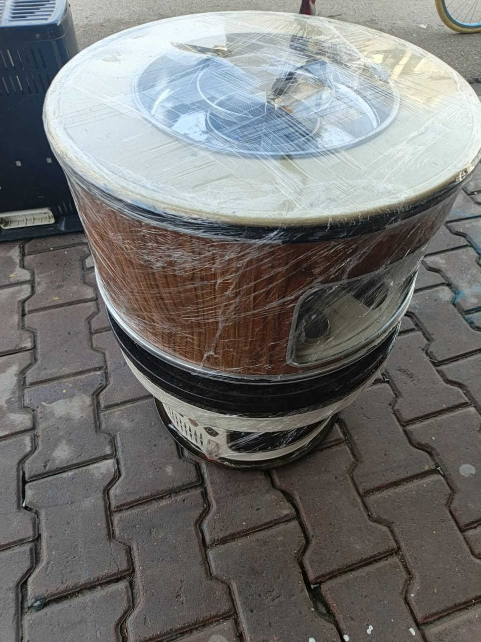 سلام عليكم عندي هذني الجولات للبيع باله ياباني يعني هم جوله تكدر تطبخ عليها هم تكدر تدفه عليها شرط الشغل 
الواحده عليه 85 ألف بيهن مجال قليل ***********
