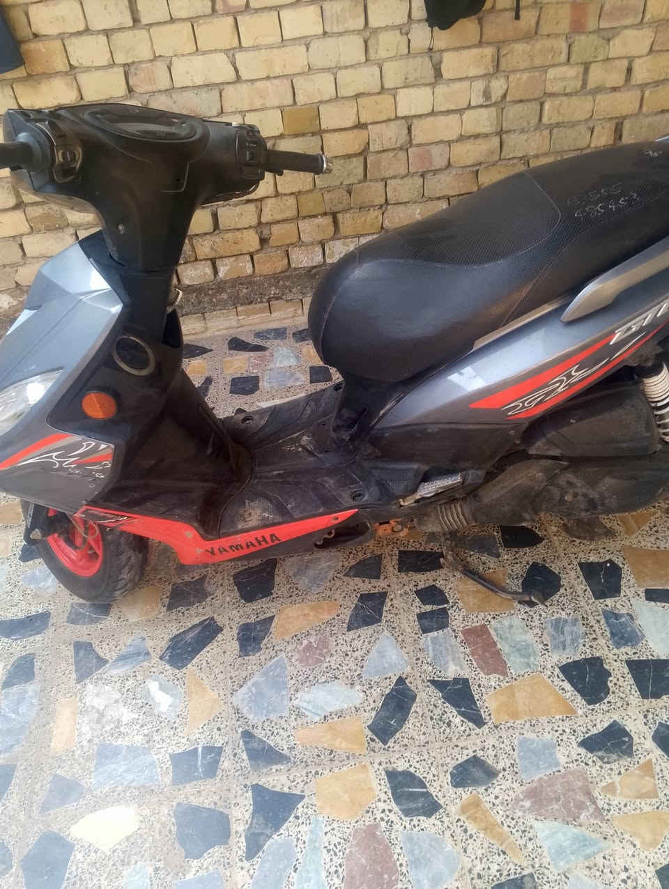 جيتي ار لونهة فيلي واحمر صار اقل الشهرين نازله من الرمبه مكفوله كفاله عامه نص نكرة بكل وكت 1100 وبيهة مجال  ***********
