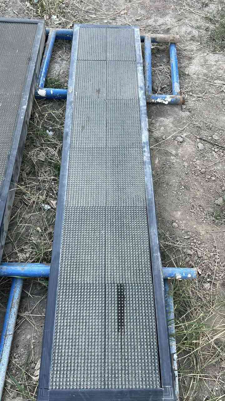 اغراض كافتريه للبيع 

1-شاشه عدد 2 وحده بيه 12بورد وثانيه 30بورد وعندي صوره الها من تشتغل
طباخ 3عيون مال تكلاه
مجمد 
كريل بركل
طوس .بلانكوات
براد 
مكاني حله 
***********
