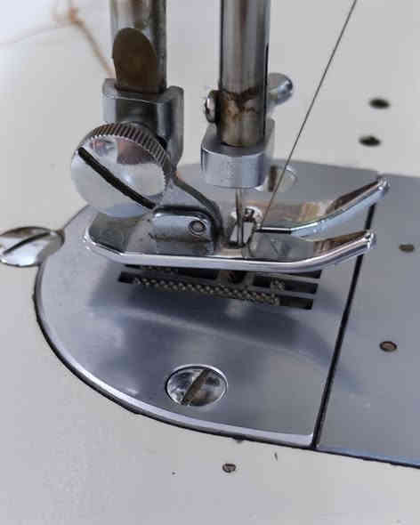 مكينه براذر للبيع كامله مكمله نقص بس جنطه مكسوره موماموجوده مكسوره وهاي كدامكم كل شغله وتجي تفحصه وتاخذه سعره 125وبيه مجال بصيط الشراي يتصل وبي خير ويدلل ***********
