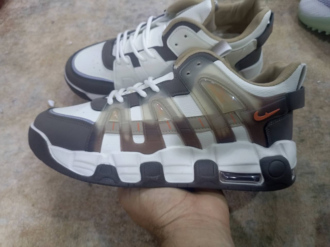 ترانشوز  بهذا الموديل
قياس 45

طول القدم 27.5


**إذا كنت صاحب هذا الإعلان وتريد حذفه لأي سبب، رجاءا أرسل رسالة إلى الدعم الفني**