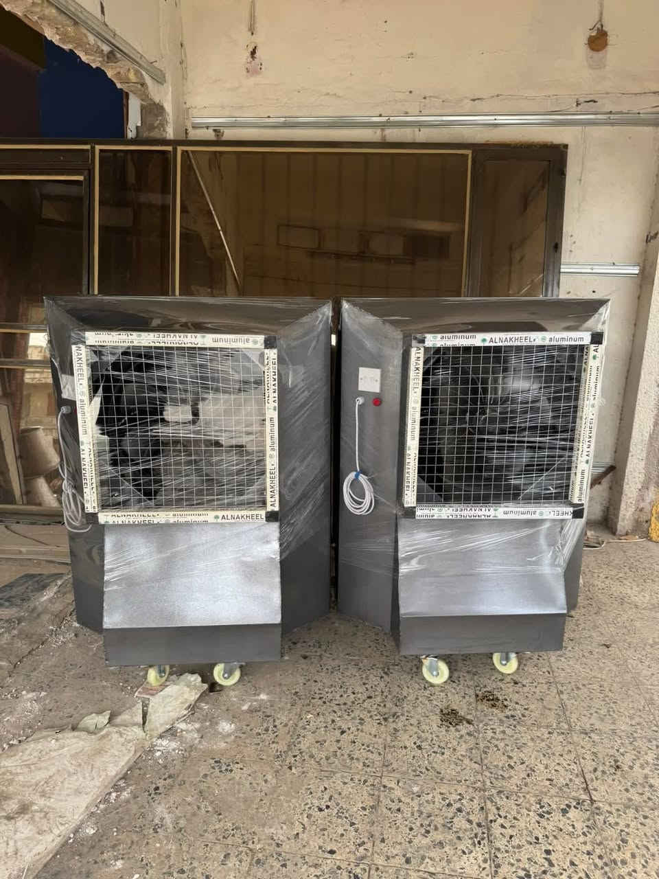 السلام عليكم اللهم صلي على محمد وآل محمد
مبردات جدد للبيع اسعار جمله مفرد 
حجم كبير ٥٠٠
حجم الصغير 275
بغداد ساحة عدن قريب عل كاظميه*********** 
توصيل محافظة موجود بل نقليات
