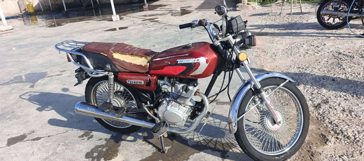 السلام عليكم مطور للبيع أربعة گير تيگر٢٠٢٠ نظيف محرك مفتوح نشاط فول السعر 325 وبيمجال قليل الطيبين الرغم اتصل وتدلل***********
