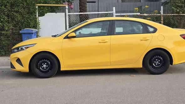 سلام عليكم لبيع كيه فورتي موديل ٢٢ ماشيه ٥٢ ميل حادثهه جاملغ خلفي ايمن فقط سياره ليبل واحد  سعر 165 رقمي *********** و ***********حسام
