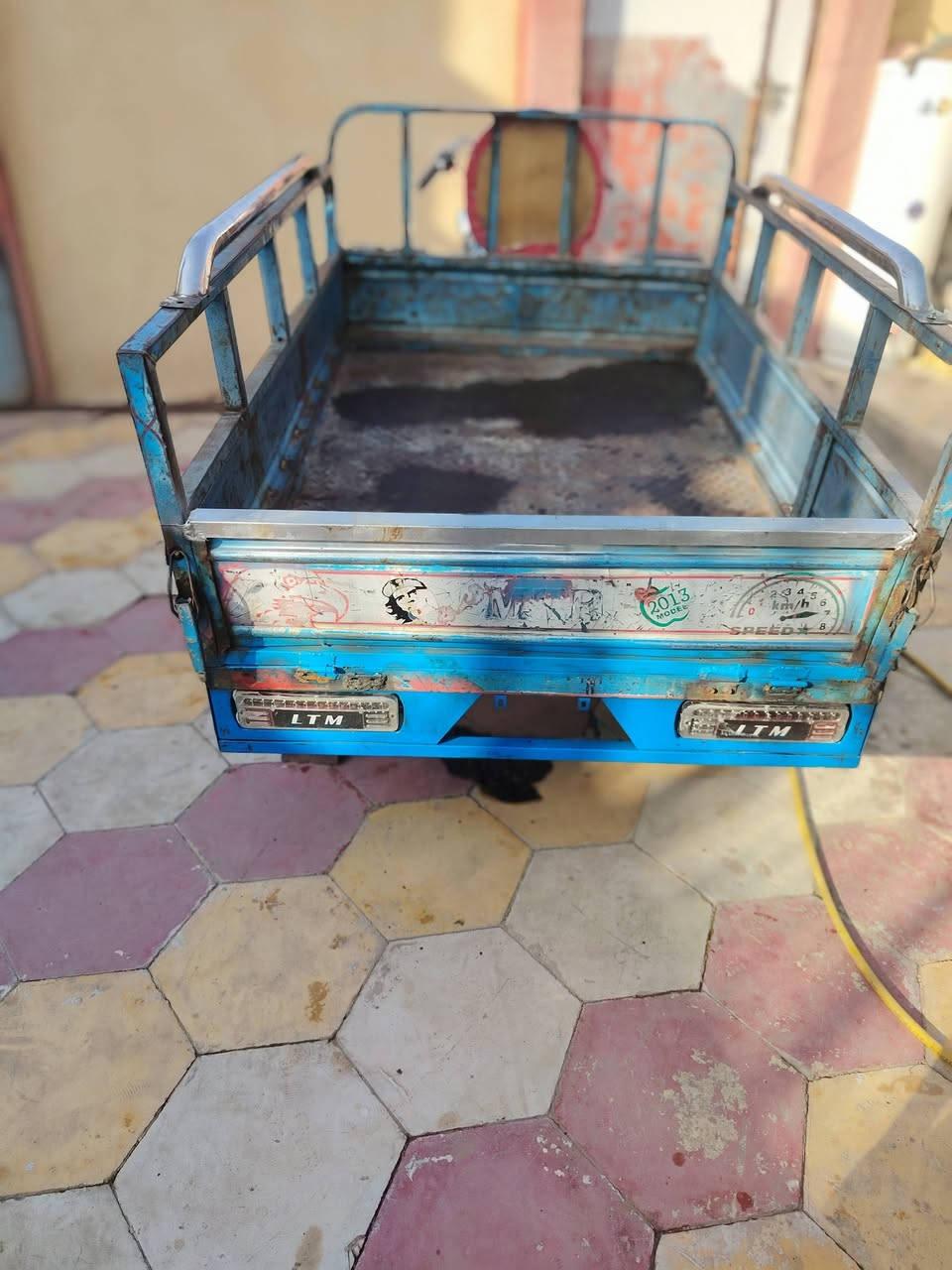 العزاز لبيع مديل 19وراق سكنر سعره مليون وميه مكاني رميثه ***********
