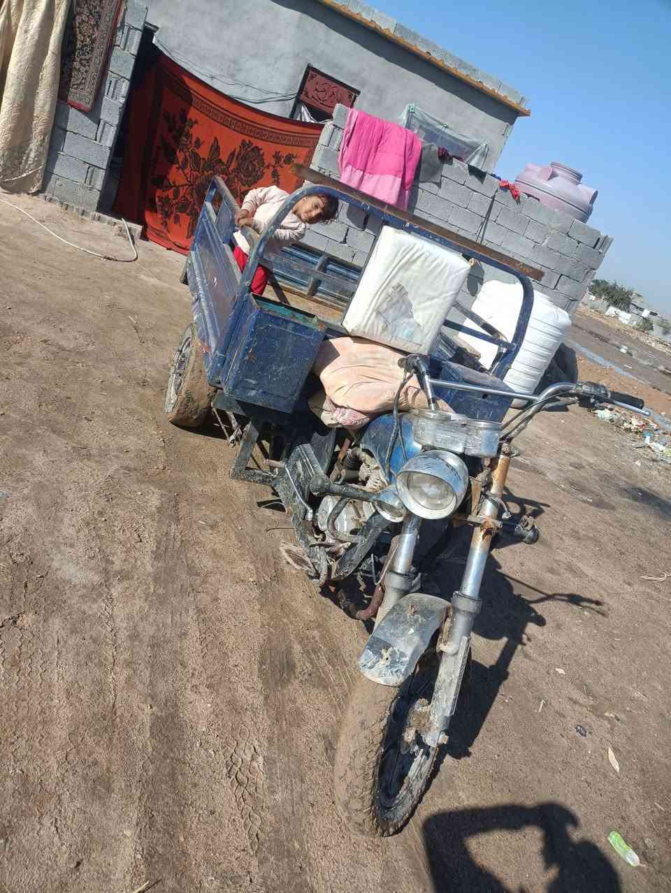 السلام عليكم ستوته مديل 13 للبيع أوراق ستنساخ ركبه ملحومه سعرها 600وبيه مجال مكاني  فريحه ***********
